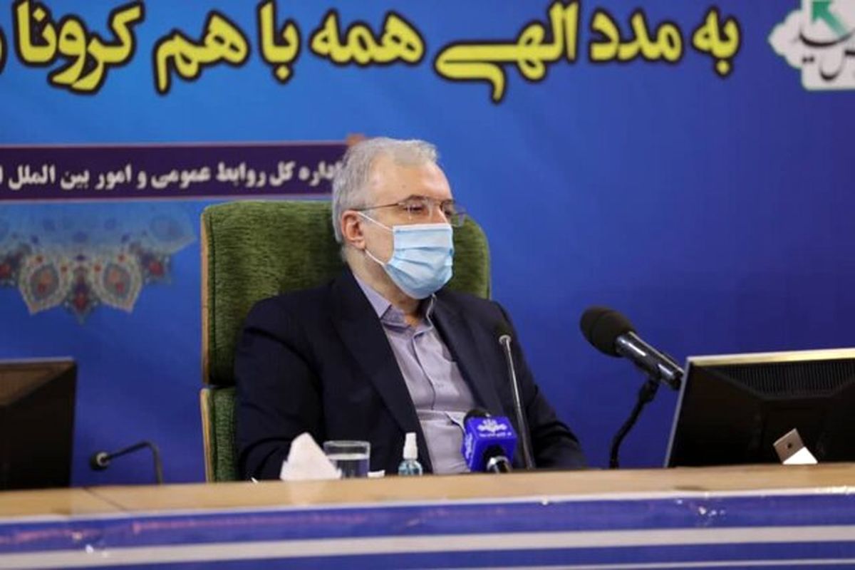 انتقاد یک پزشک از وزیر بهداشت:عجیب است که از داروهای گیاهی و طب سنتی دفاع می کنید