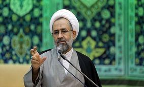 دشمن با نفوذ در حوزه‌های علمیه، می‌خواهد آنتی‌تز انقلاب را از درون حوزه استخراج کند
