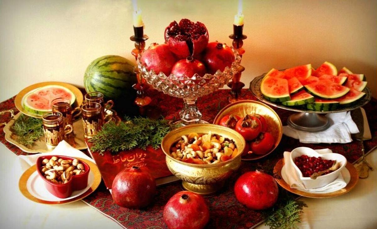 تزیین سفره شب یلدا ساده و سنتی!