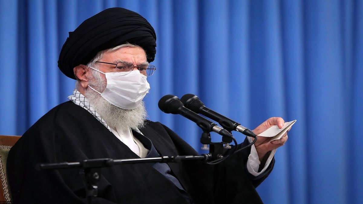 سخنرانی رهبر انقلاب در سالروز قیام ۱۹ دی سال ۱۳۵۶ مردم قم