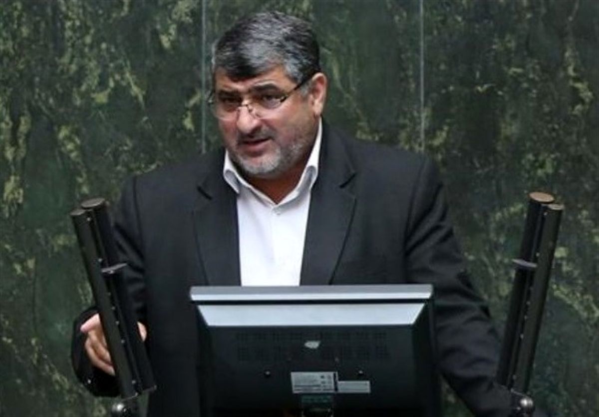 دپوی ۱۸۰ هزار کانتینر کالا در گمرکات حاصل تصمیم‌ نادرست برخی وزارتخانه‌ها است