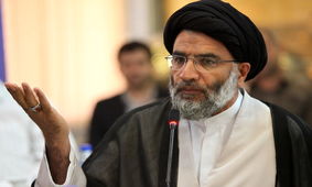 برخی ها سال ها بازشدن گره مشکلات کشور را به دست خارجی ها می دیدند