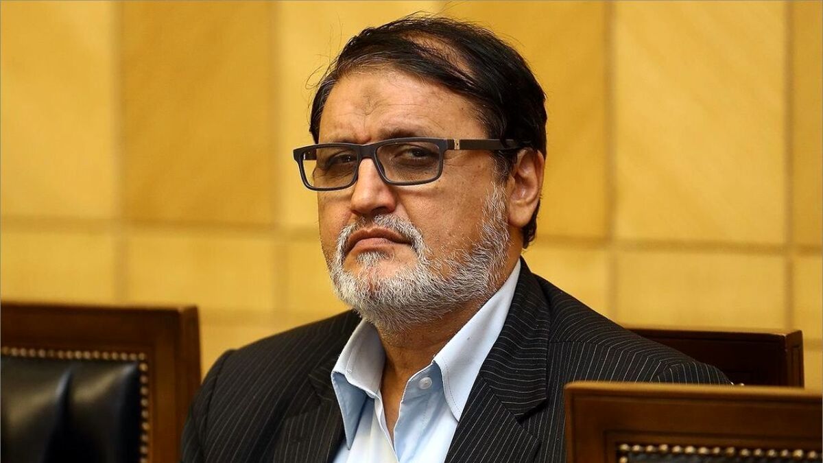 افرادی که در ۲۲ بهمن علیه رئیس‌جمهور شعار دادند، جوانانی علاقه‌مند به نظام هستند