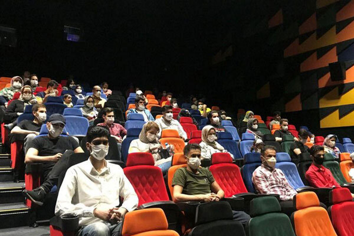 سرمایه‌گذاران خصوصی سینما را مجبور به دلالی نکنیم!