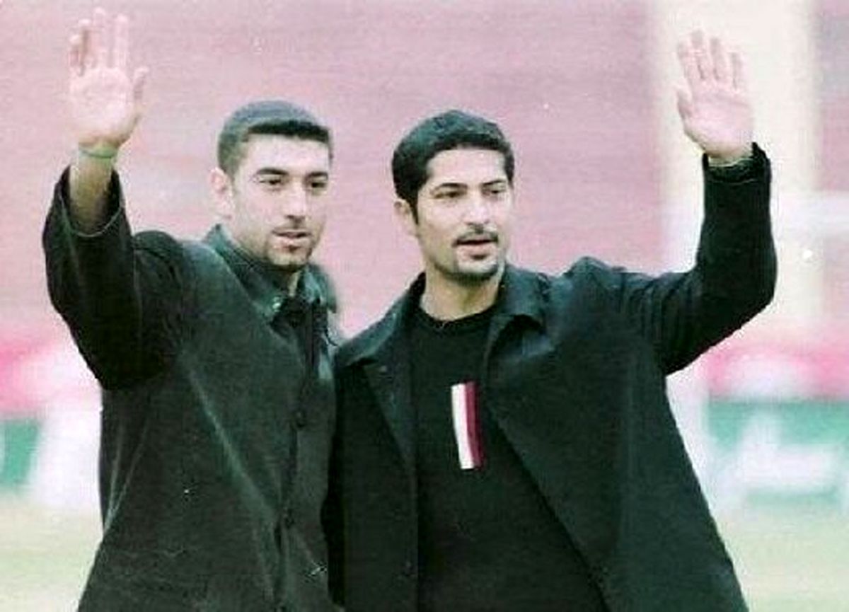 رونمایی از پیراهن تیم منتخب سرخابی به یاد مهرداد میناوند و علی انصاریان/ عکس