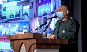 ملت ایران خطا نمی‌کند چرا که نگاهش به ستاره تابناکی به نام رهبری است