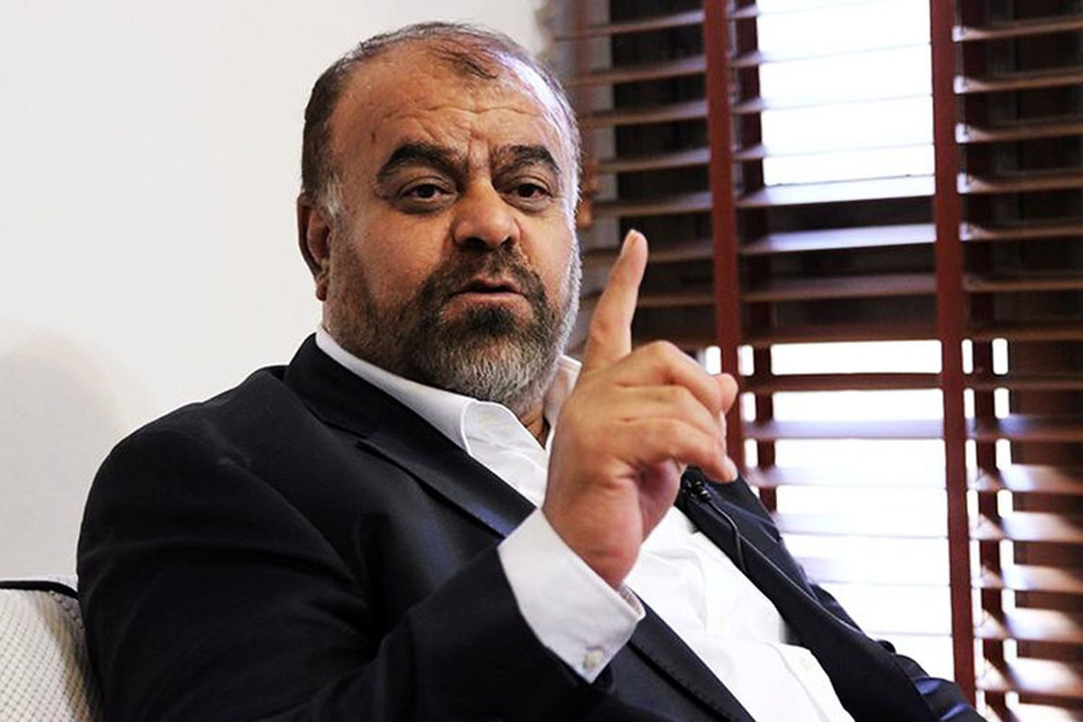 پاسخ وزیر نفت احمدی‌نژاد به جهانگیری: فروش ۱۰ کشتی نفت افتخار دارد؟!