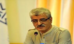 ساسی مانکن، فقط یک حاشیه‌ساز است