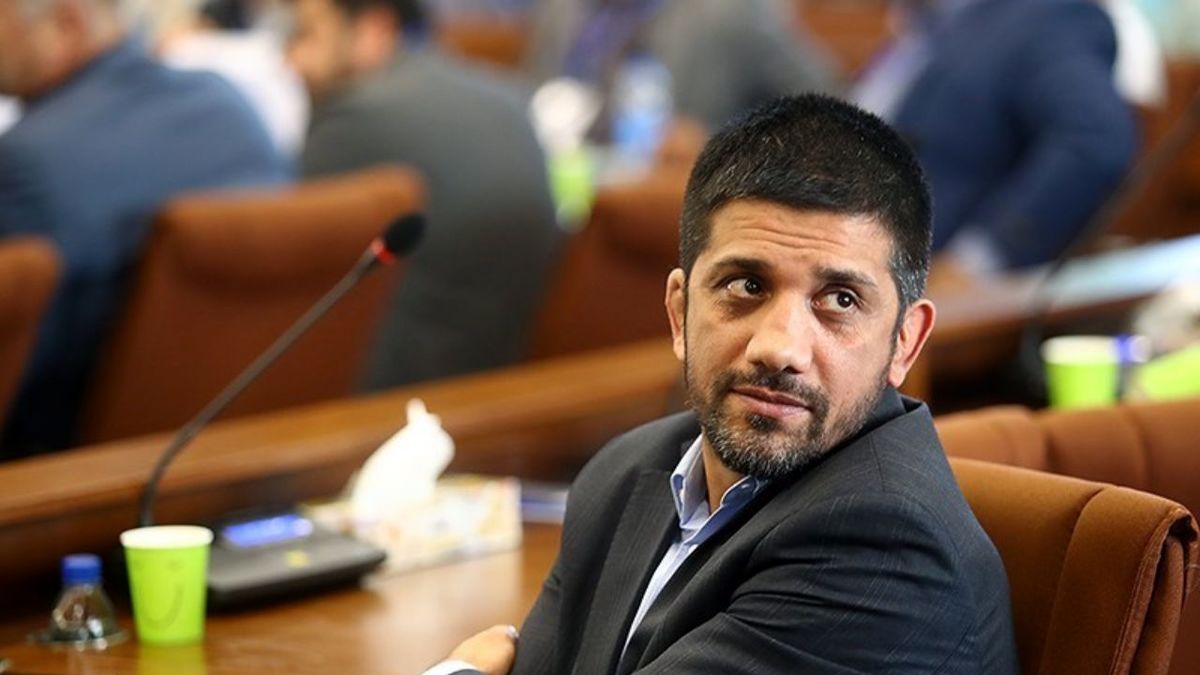دبیر: برای خودم جهنم نمی‌خرم/ مگر می‌شود دلار ۸ برابر شود اما بودجه ما تغییری نکند؟