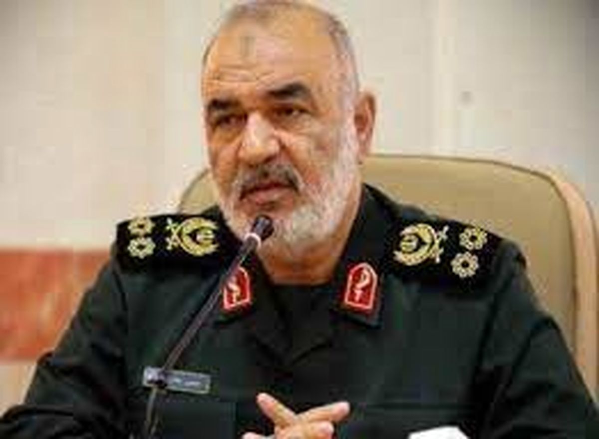 دغدغه مهم رهبر انقلاب از زبان فرمانده کل سپاه / سردار سلامی به مردم زلزله زده: نگران چیزی نباشید