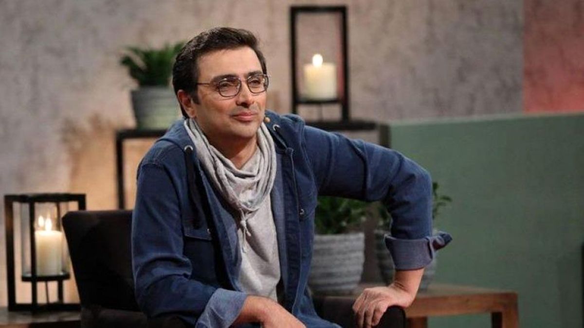 وظیفه اول هنرمندان همدردی و همدلی با مردم است