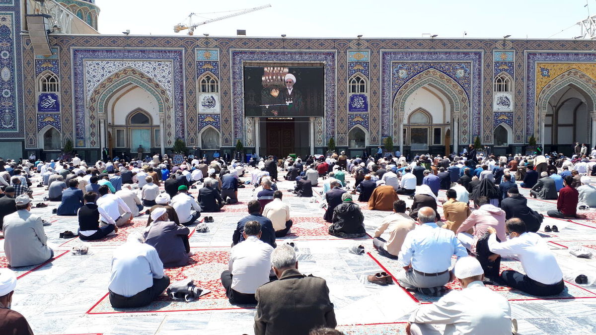 چرا عده ای به صحبت رهبر معظم انقلاب با این همه علم و تجربه بی توجهی می کنند؟