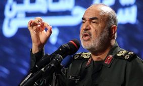 فرمانده کل سپاه: دشمن را با شکست های خفت‌بار روانه گورستان تاریخ می کنیم