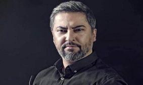 سلفی مرحوم مهرداد میناوند با استاد فوتبال/عکس