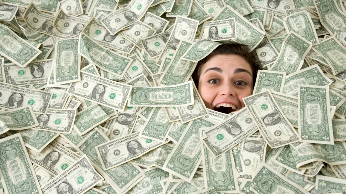 پول خوشبختی نمی‌آورد، اما حرف اول را می‌زند