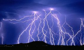 صاعقه جان یک چوپان و ۲۰ راس از گوسفندان وی را گرفت