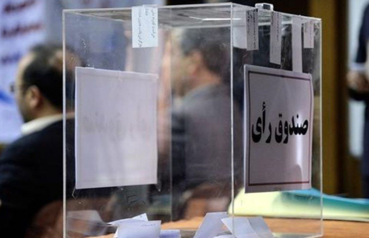 صف‌آرایی‌های تازه در انتخابات شورای شهر / رقابت لیست‌ها زیر سایه انتخابات ریاست جمهوری / "طهران قوی" نماد اصولگرایی می‌شود