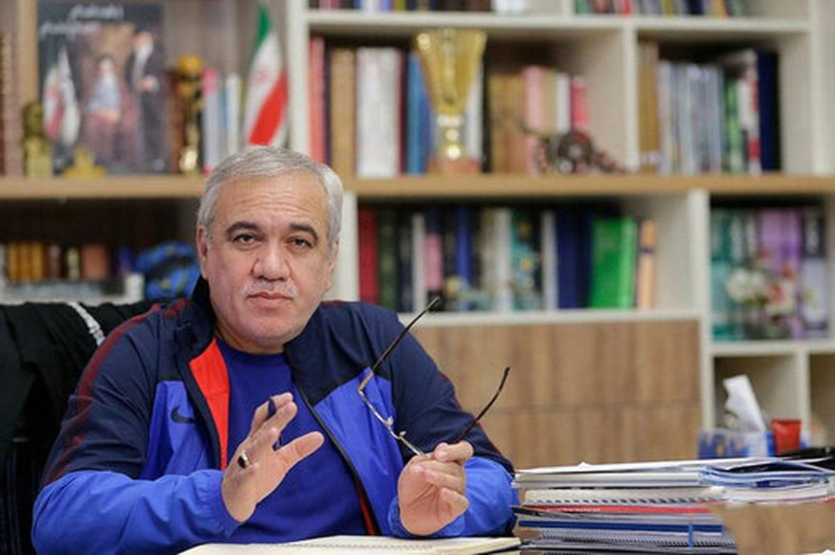 حمله شدیداللحن فتح‌الله‌زاده به وزارت ورزش/ استقلال را «دربه‌در» کردید؛ خجالت نمی‌کشید؟