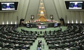 «آذری جهرمی» از مجلس کارت زرد گرفت