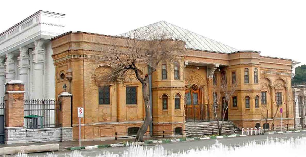 صبح روز بمباران مجلس مامور مبارزه با قزاق‌ها شدم