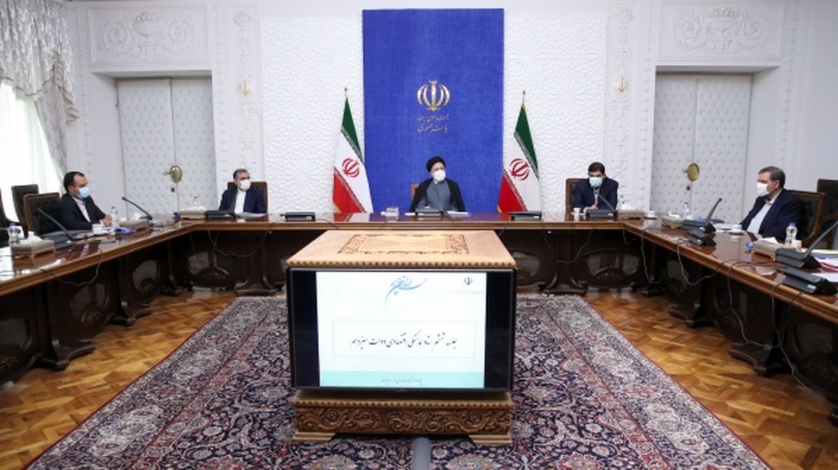 از نظرات نخبگان و ظرفیت‌های تشکل‌های اقتصادی برای نظارت بر زنجیره تامین کالا استفاده شود