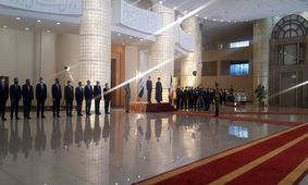 استقبال رسمی رئیسی از نخست وزیر عراق