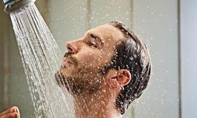 توصیه های علم برای تنظیم دفعات استحمام
