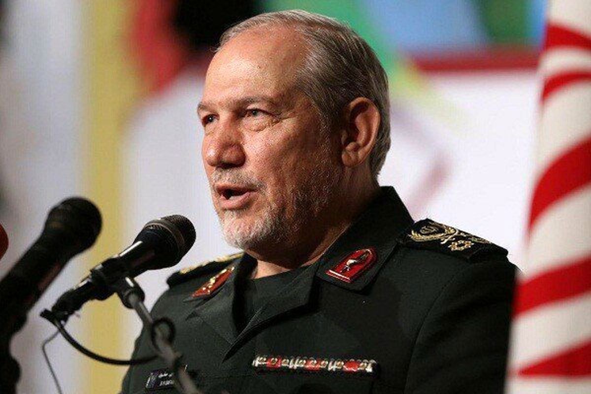 هیچ‌یک از قدرت‌های فرامنطقه‌ای توان حمله به ایران را ندارد