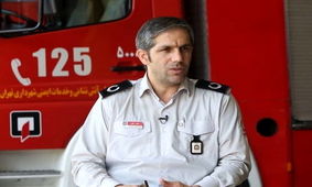 آتش سوزی پاساژی در خیابان جمهوری؛ یک آتش نشان راهی بیمارستان شد