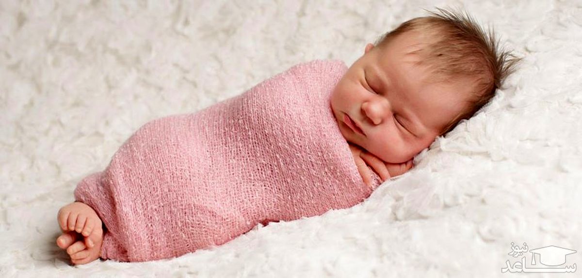 لحظه ای که پدر برای اولین بار نوزاد تازه متولد شده خودش را در آغوش میگیرد/ ویدئو