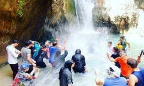 تب داغ «تابستان پارتی» همراه با رقص، پایکوبی، شیرجه و شنای اجباری در رودخانه!