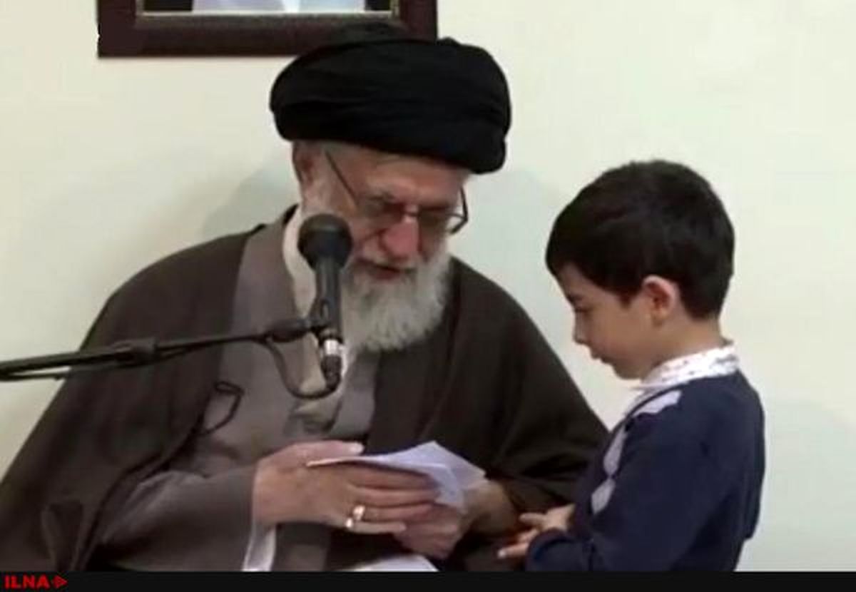 فیلم گفت‌وگوی جالب رهبرانقلاب با نوه ۵ساله شهید زنده‌دل