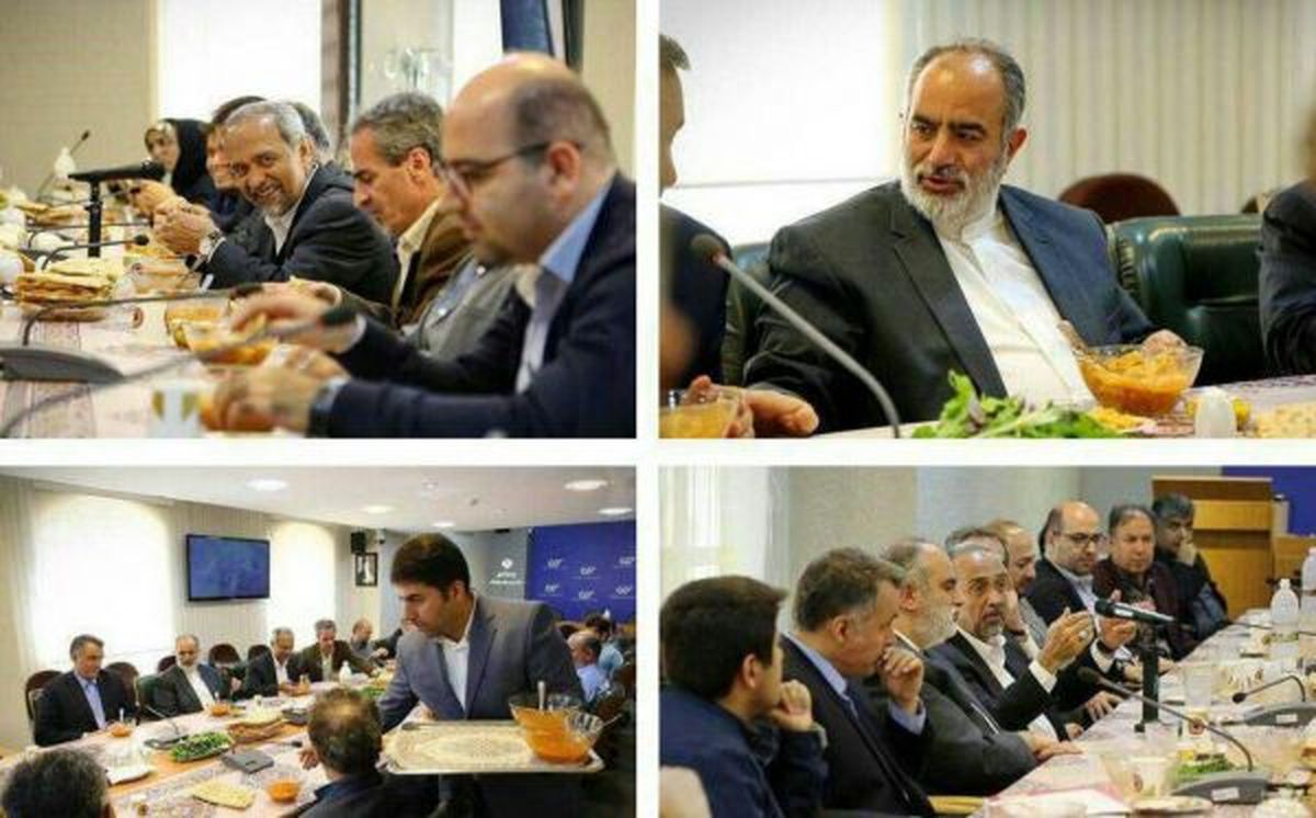 تصویری از آبگوشت خوردن مشاوران و معاونان رییس جمهور