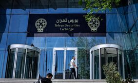 ارزش معاملات بهمن‌ماه بورس تهران، ۵۰ درصد افت داشت

