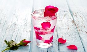 خواص و کاربردهای جالب گلاب