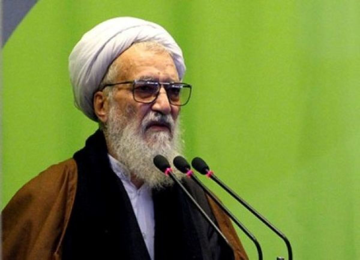 همراهی اروپا با آمریکا نشانه خیانت است/مسئولان هوشیار باشند