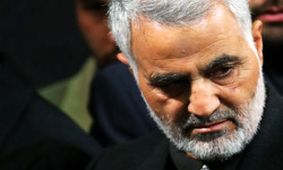 روضه‌خوانی حاج قاسم سلیمانی برای شهدا/ فیلم