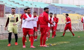حضور مدافع پرسپولیس با موتورسیکلت در تمرین امروز