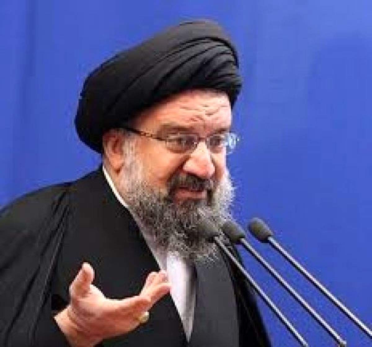 انتقاد سید احمد خاتمی از "حمایت یک عمانه به سر از حجاب اختیاری"/نمی گذاریم دشمن به هدف خود برسد