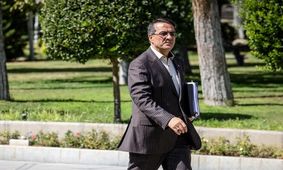 رئیس سازمان اداری و استخدامی: تعدیل یا بی‌شغل کردن افراد در کار ما نیست 
