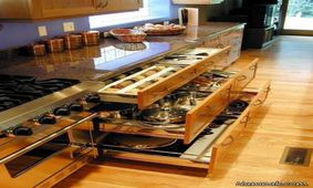 چیدمان حرفه ای داخل کابینت آشپزخانه
