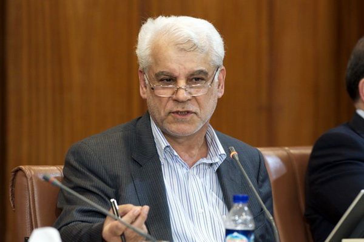 هرکسی که به حج می‌رود مستطیع است چرا هزینه سفرش را ما بدهیم؟/ یک فرد عادی مسلماً نمی‌تواند دست به فساد اقتصادی بزند