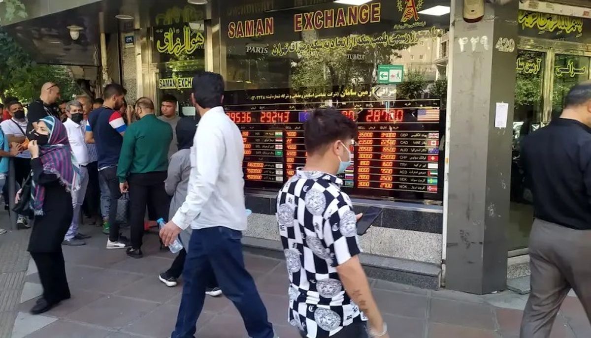 صف دلار سهمیه‌ای به بازار برگشت