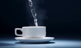 به این دلایل آب داغ بخورید