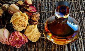 چرا عطر دوری می آورد؟/ پشت پرده کادو دادن عطر و جدایی چیست؟