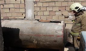 انفجار تانکر فلزی ۲۰۰۰ لیتری آب باعث مصدومیت مرد جوان + تصاویر