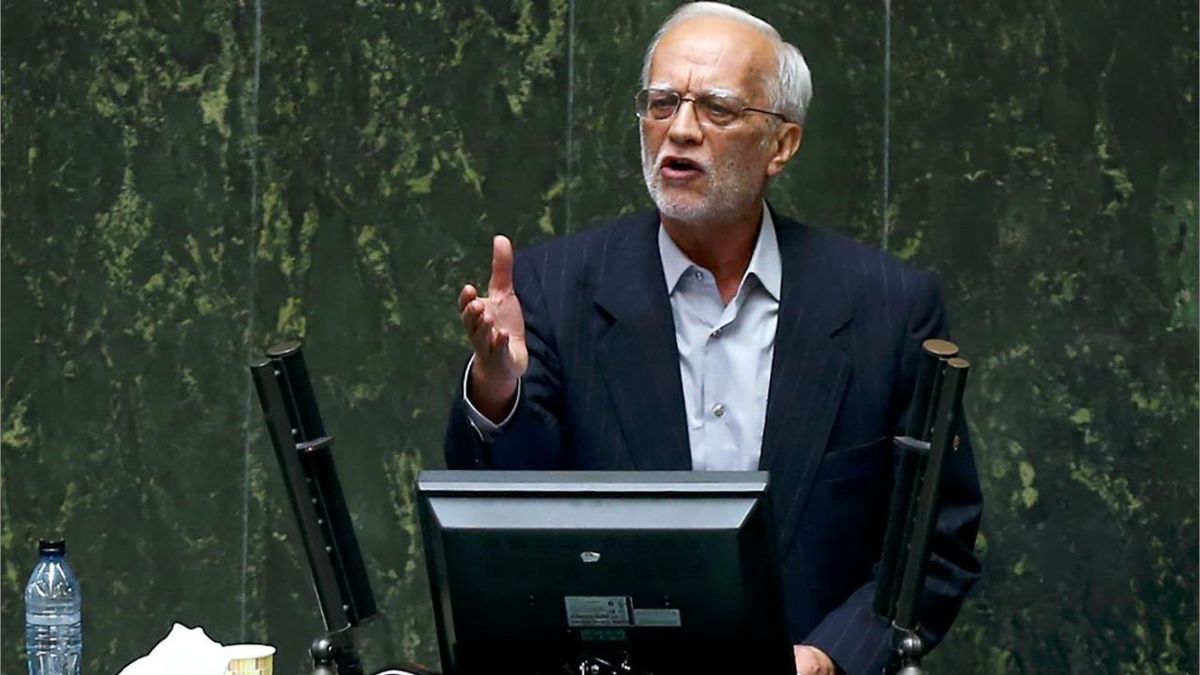 عضو فراکسیون امید مجلس: نمایندگان که نباید همیشه از پشت تریبون تعریف و تمجید کنند