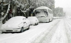 پلیس از تردد خودروها بدون زنجیر چرخ در محورهای استان مرکزی جلوگیری می‌کند