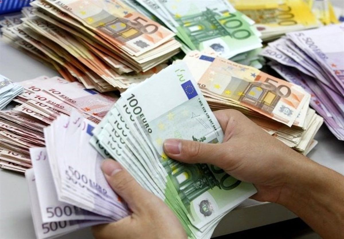 پاسخ یک عضو کمیسیون اقتصادی به وضعیت قیمت ارز در هفته‌‌های آینده