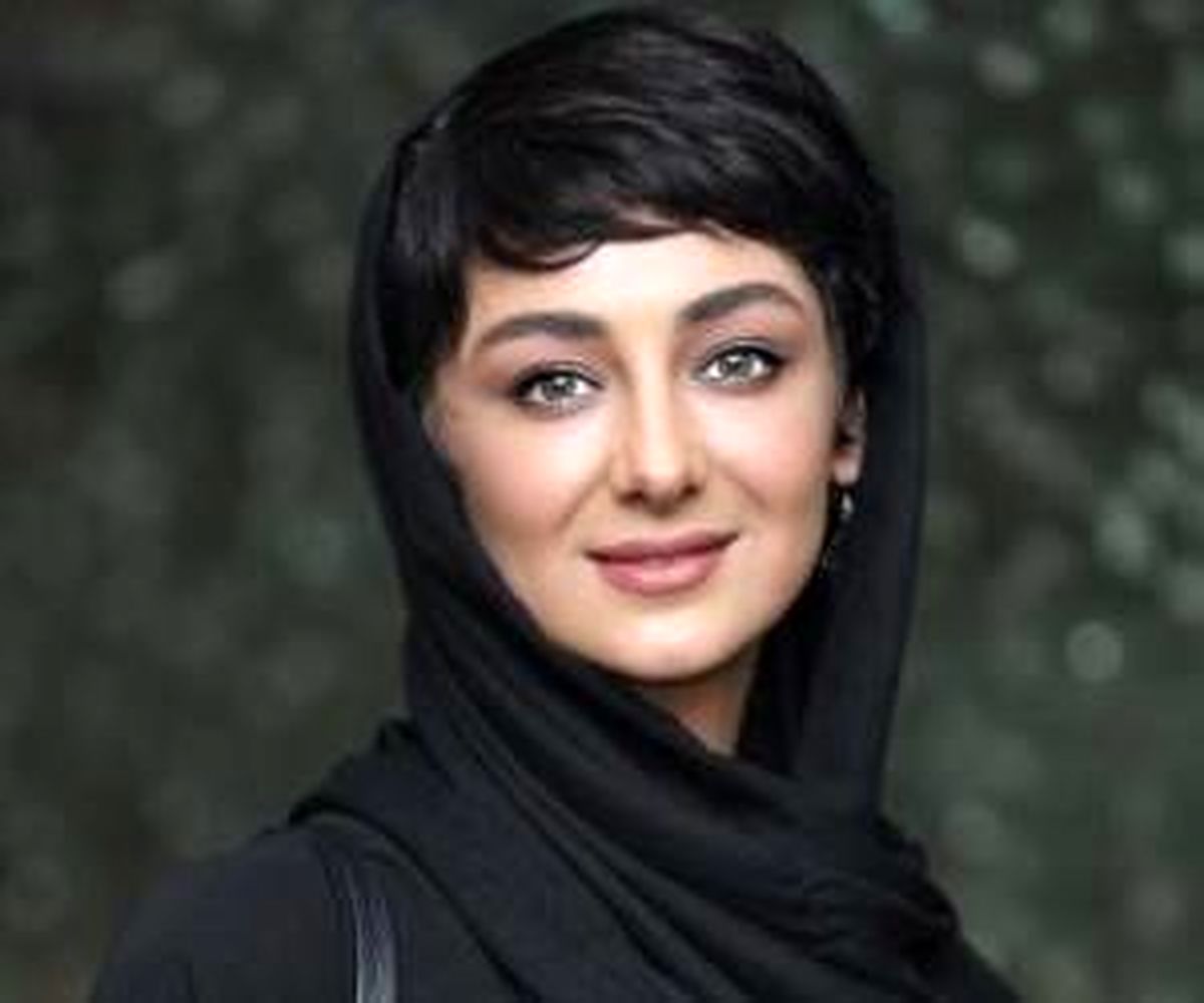 ویدا جوان در اتاق گریم